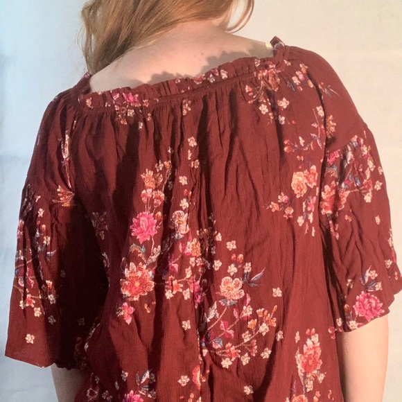 Floral Burgundy blouse - Picture 2 of 3